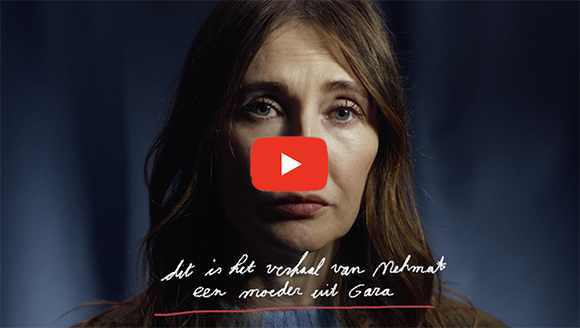 Still uit YouTube video met Carice van Houten