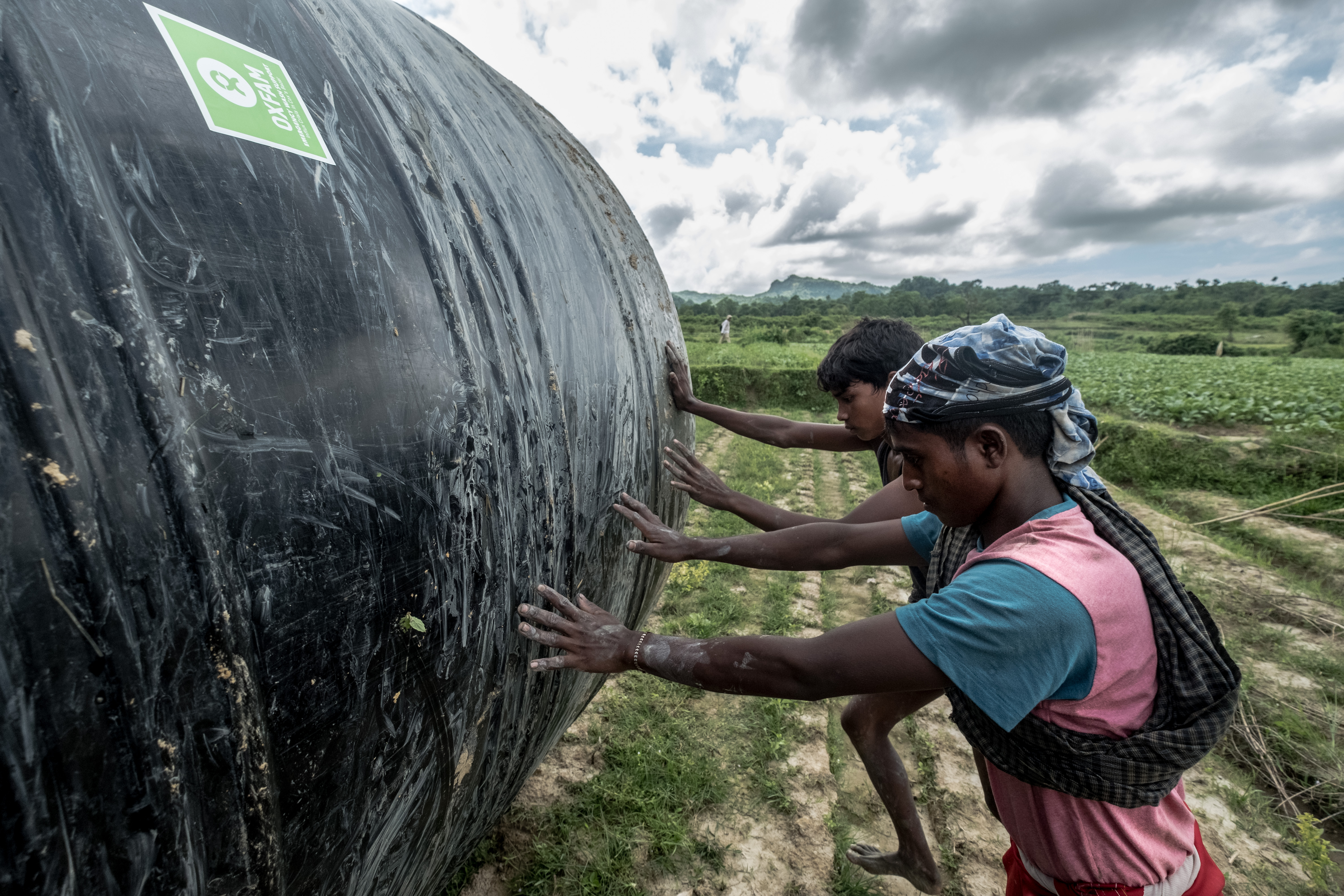 2017 Bangladesh Myanmar Rohingya watertank Tommy Trenchard Oxfam GB