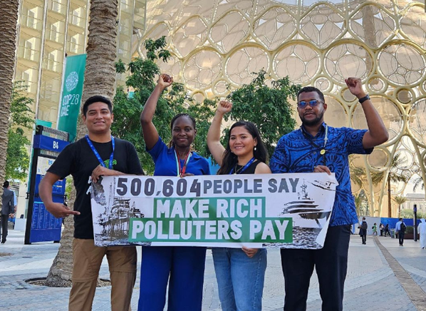 Tijdens de VN-klimaattop in Dubai in 2023 eisten jullie dat grote vervuilers betalen voor de klimaatschade die ze aanrichten